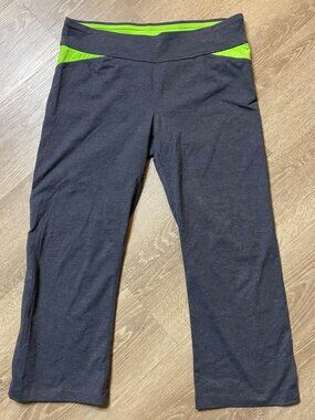 Everlast Women’s Shaping Capri Athletic Pants – Size Medium | Charcoal & Neon Gr